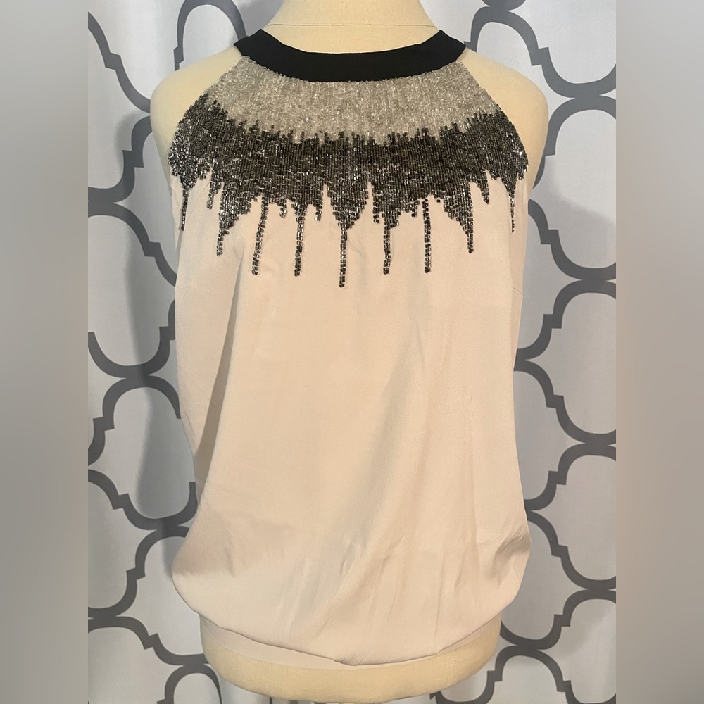 🤍 stunning nude tank top, with metallic beading at the neckline 🤍